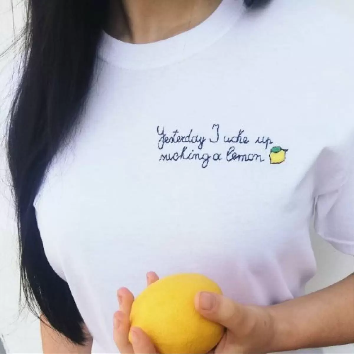 T-shirt con scritta personalizzabile